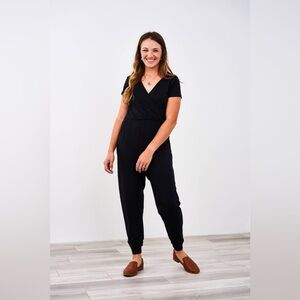 Latched MAma jumpsuit size S NURSING!
